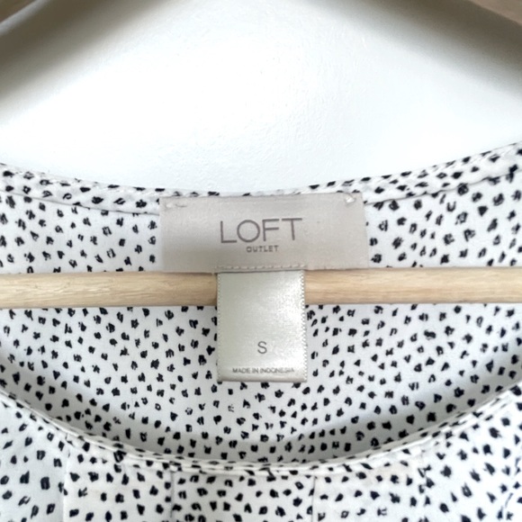 Ruffle sleeveless top - Picture 3 of 3